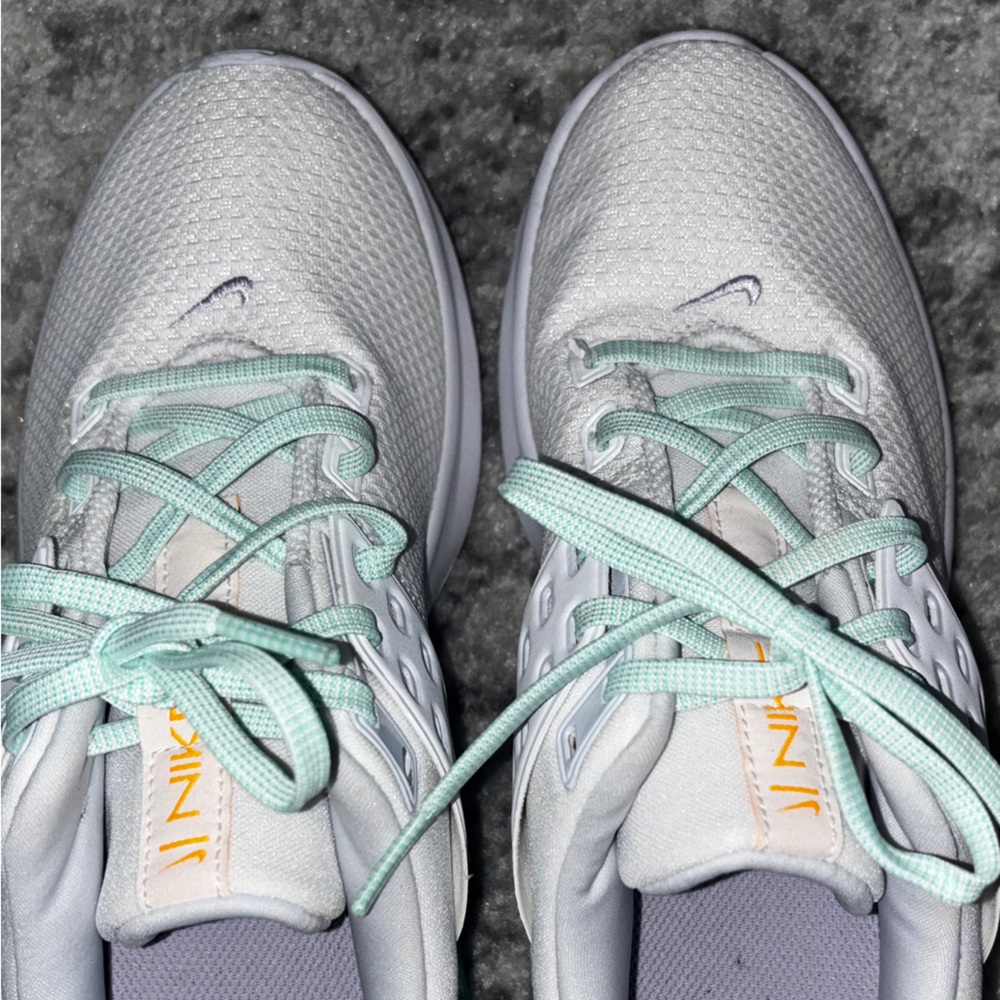 Nike Air Max Bella TR 5 Training Shoes Women’s Size 9.5 CW3981-101 (Worn 1x) - Picture 3 of 6